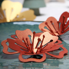 Charger l&#39;image dans la galerie, Kit fleurs cerise en papier pailleté rouge foncé PliPapierCiseaux - idée décoration