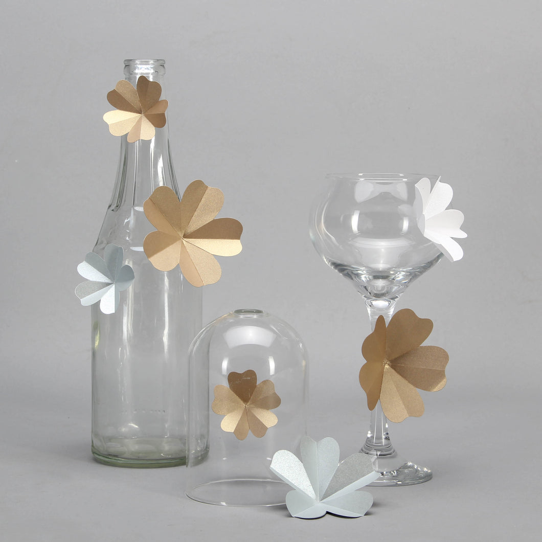 Kit de fleurs griottes en papier pailleté doré blanc argenté PliPapierCiseaux - idée décoration