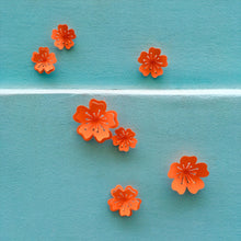 Charger l&#39;image dans la galerie, Kit fleurs cerise orange PliPapierCiseaux - idée décoration