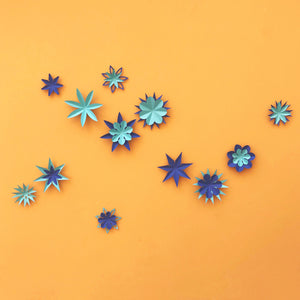 Kit fleurs liberty en papier bleu clair et bleu foncé PliPapierCiseaux - idée décoration